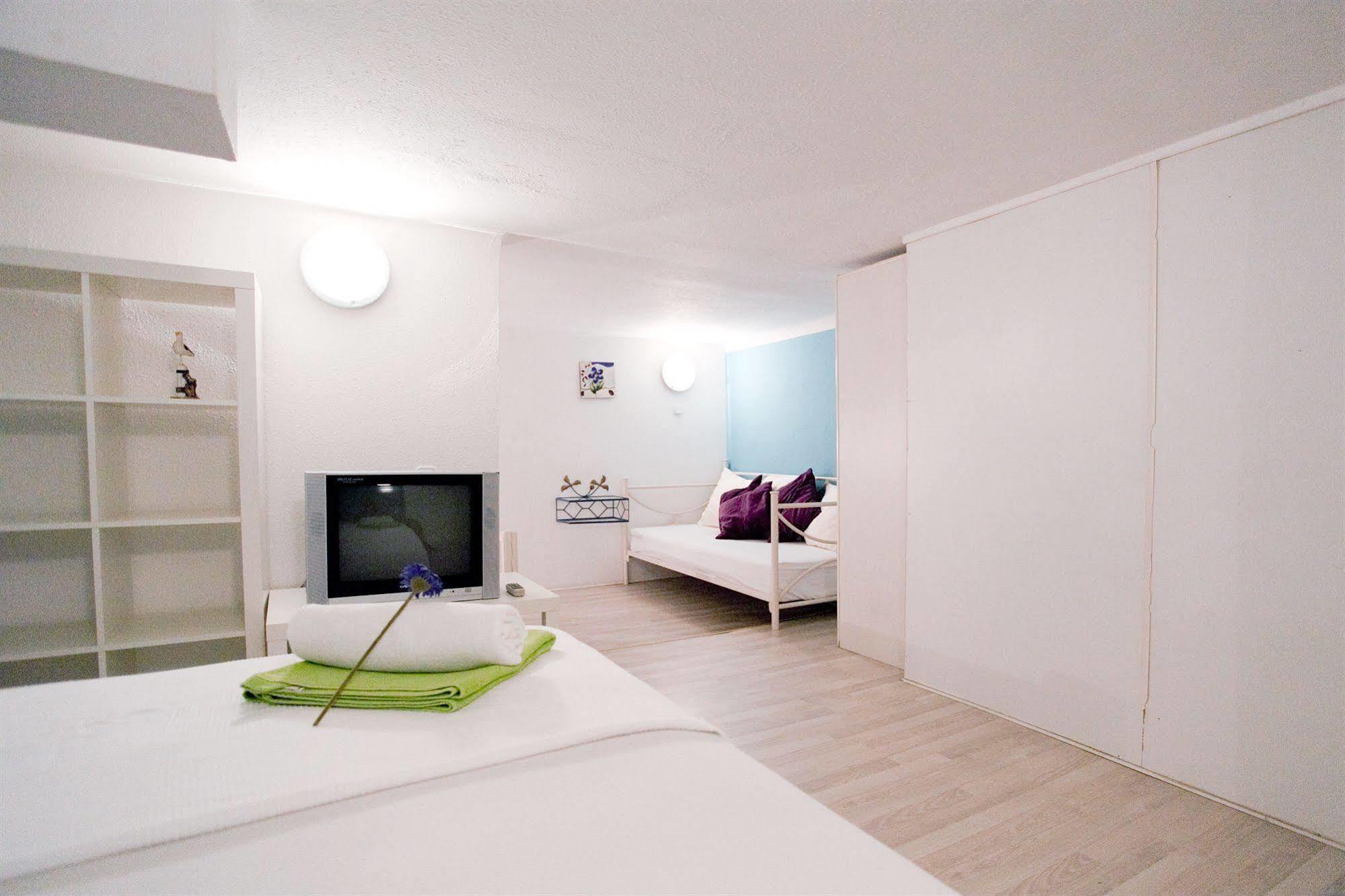 Budapest Easy Flat Opera Exterior photo